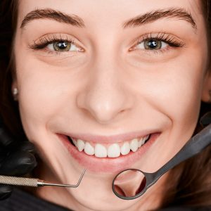 coroana ceramica de zirconiu pe implant