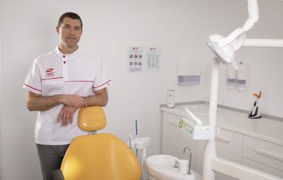 Consult la dentist