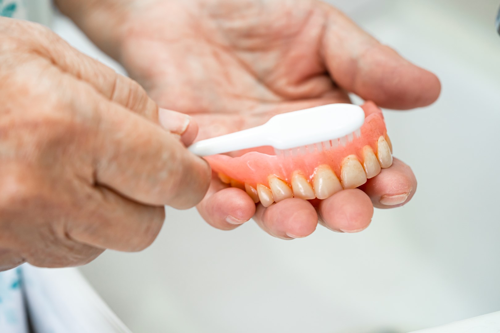 ingrijire proteza dentara