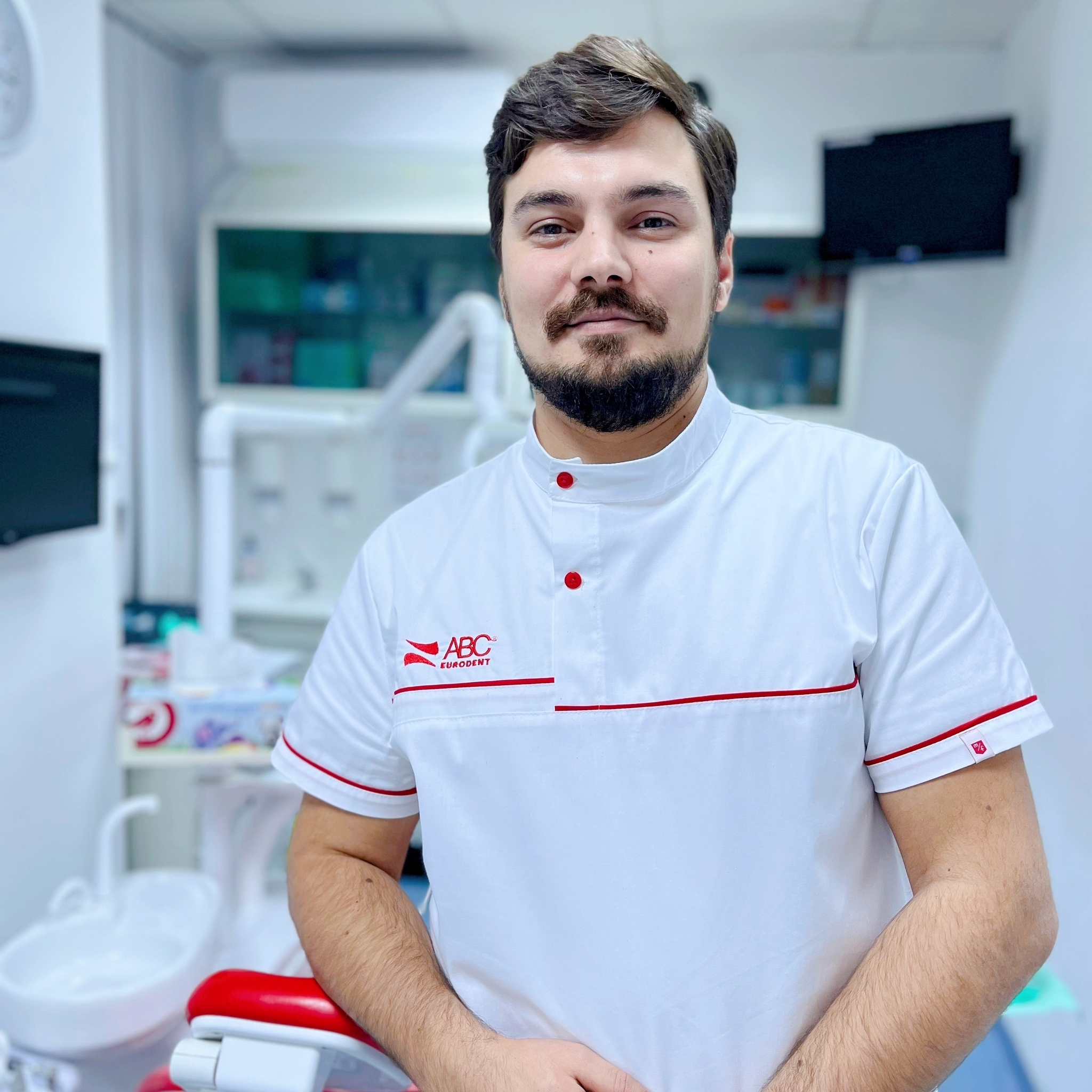 Mihai Ganea_medic stomatolog ABC Eurodent