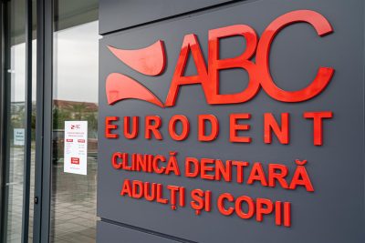 etapele implantului dentar